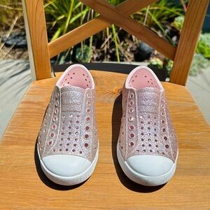 Glittery Native shoes, Size 9 🩷